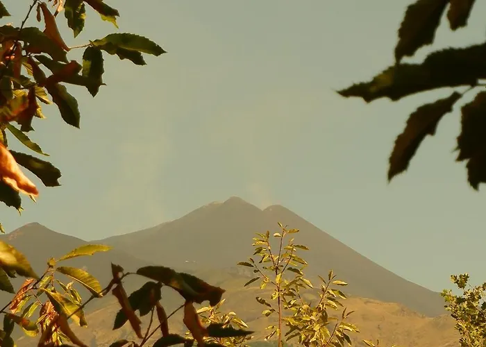 Etna Rural With Jacuzzi Chalet *